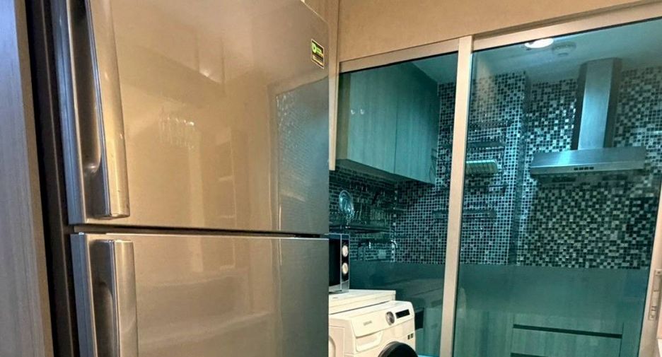 Wohnung zur Miete mit 3 Zimmer in Huai Khwang, Bangkok