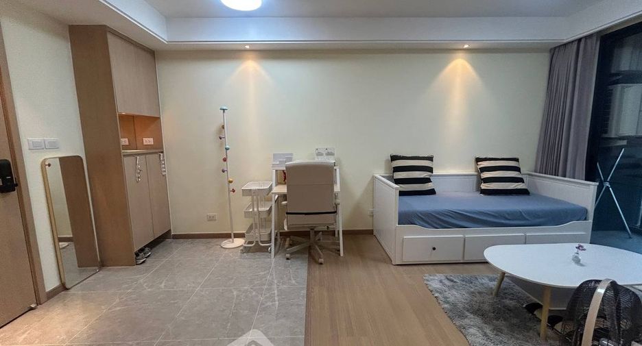 Condo en alquiler de 1 habitaciones en Yan Nawa, Bangkok