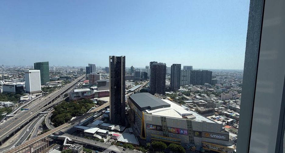 For rent 2 bedrooms condo in Chatuchak, Bangkok