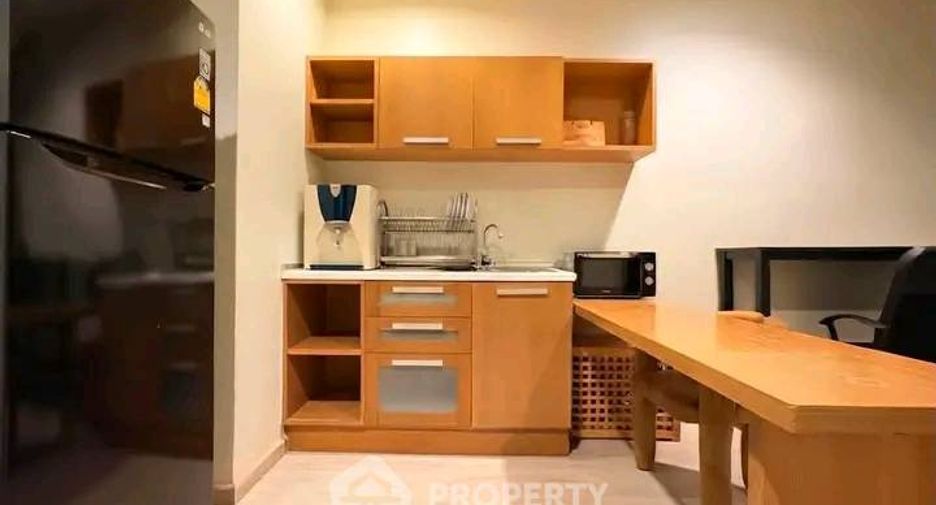 For rent 2 bedrooms condo in Pathum Wan, Bangkok