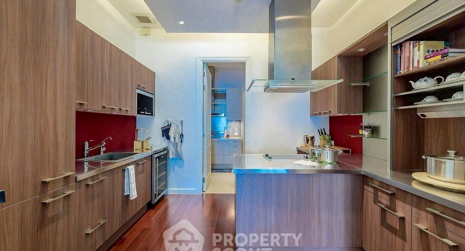 Wohnung zur Miete mit 3 Zimmer in Watthana, Bangkok