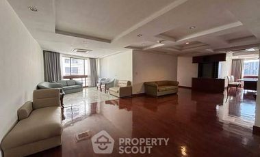 For rent 3 bedrooms condo in Khlong Toei, Bangkok
