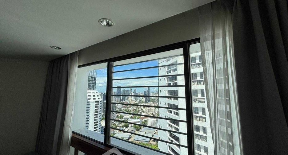 For rent 3 bedrooms condo in Khlong Toei, Bangkok