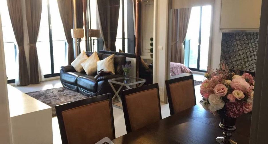 For rent 2 bedrooms condo in Pathum Wan, Bangkok