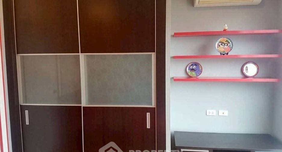For rent 2 bedrooms condo in Yan Nawa, Bangkok