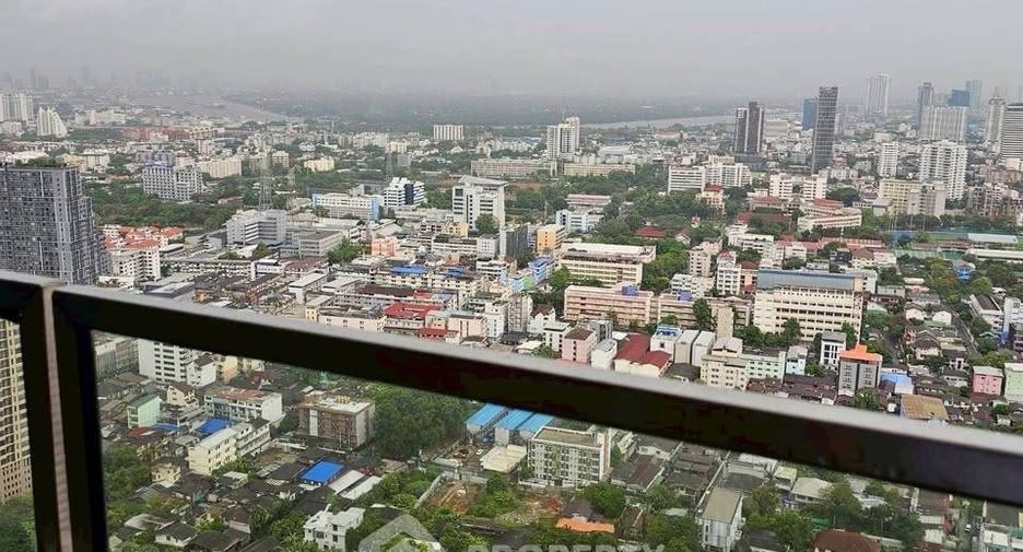 For rent 3 ベッドルーム condo in Sathon, Bangkok