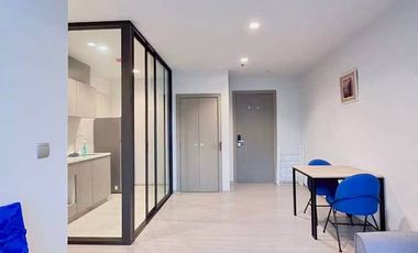 For rent 2 bedrooms condo in Huai Khwang, Bangkok