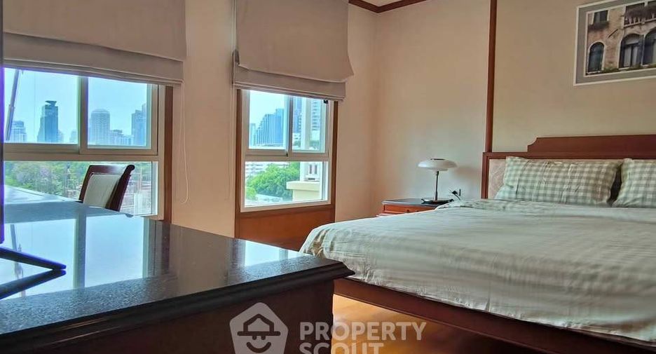For rent 2 bedrooms condo in Khlong Toei, Bangkok