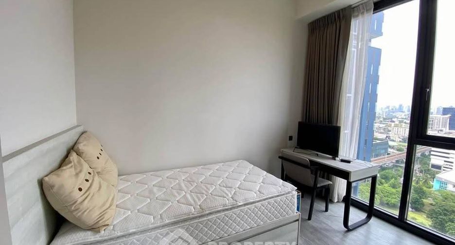 Condo en alquiler de 2 habitaciones en Phra Khanong, Bangkok