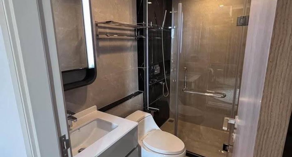 For rent 1 bed condo in Huai Khwang, Bangkok