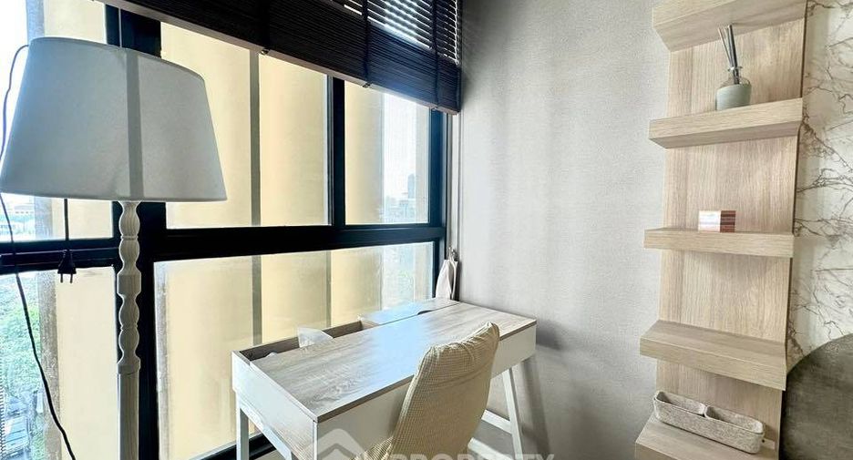 For rent 3 bedrooms condo in Wang Thonglang, Bangkok