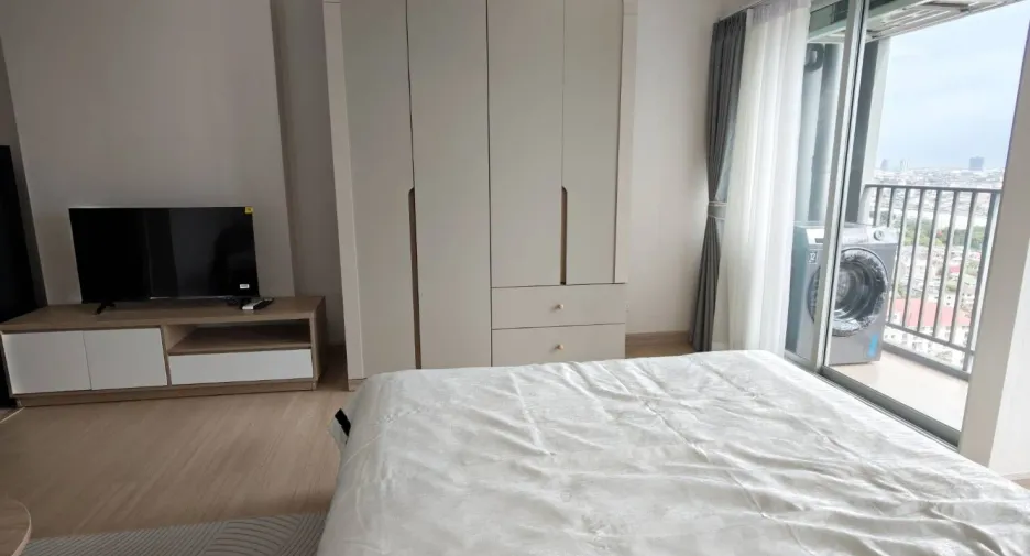 For rent studio condo in Mueang Samut Prakan, Samut Prakan