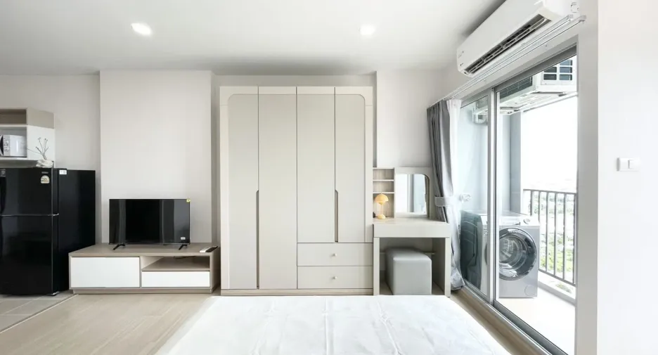 For rent studio condo in Mueang Samut Prakan, Samut Prakan