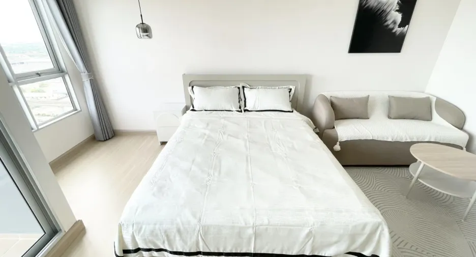 For rent studio condo in Mueang Samut Prakan, Samut Prakan