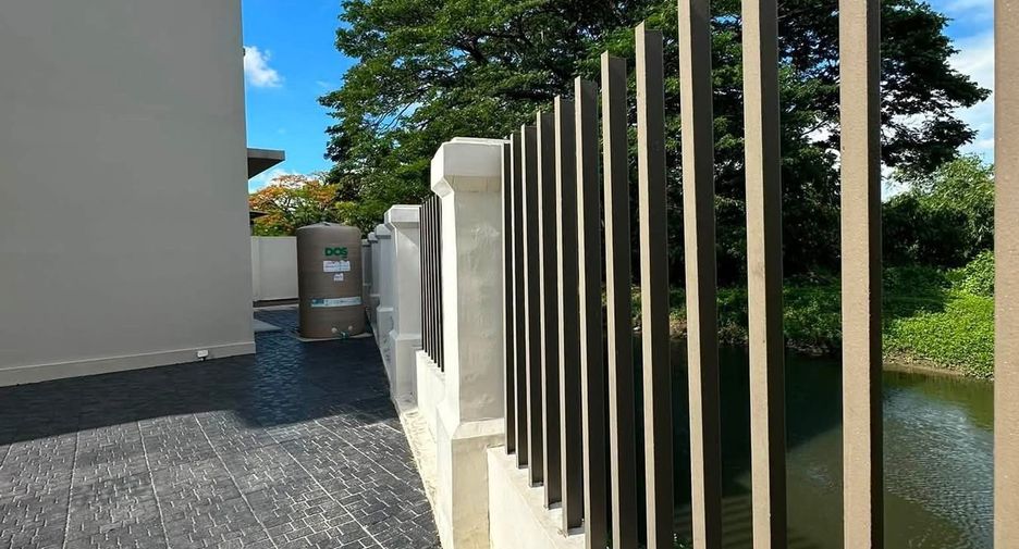 For sale 3 bedrooms house in Prawet, Bangkok