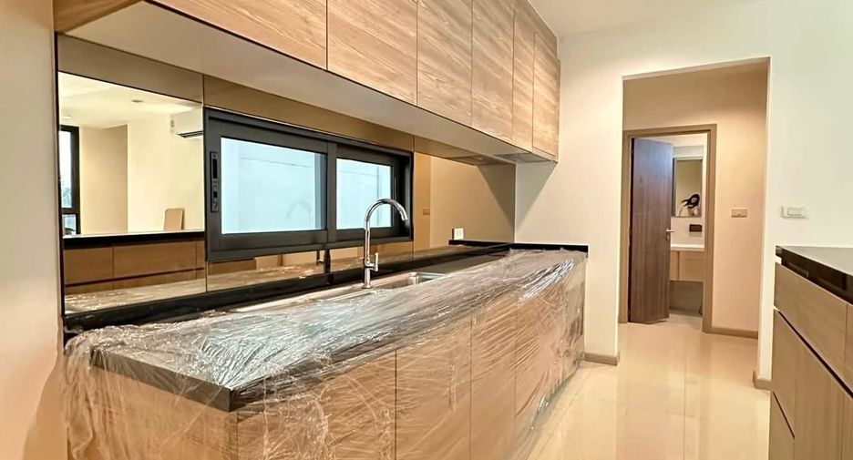 For sale 3 bedrooms house in Prawet, Bangkok