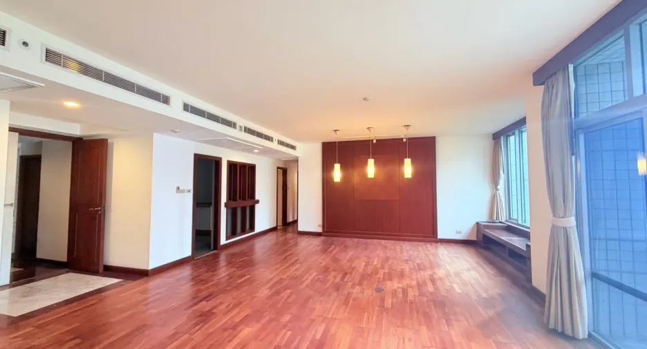 Wohnung zum Kauf mit 3 Zimmer in Pathum Wan, Bangkok