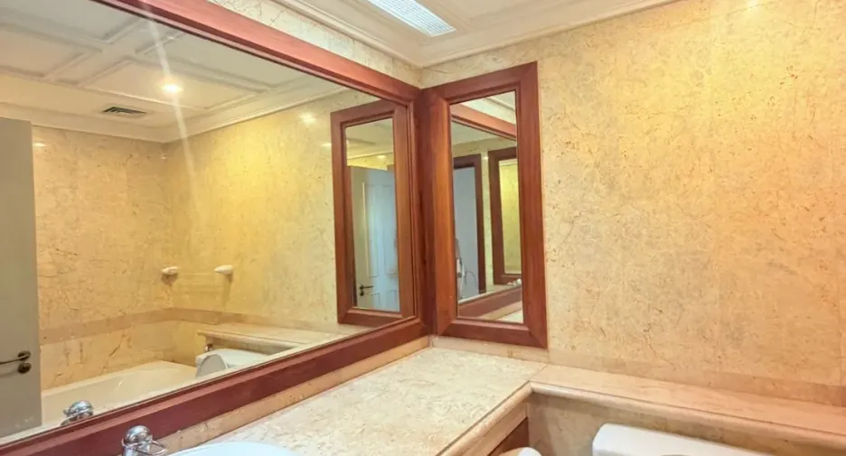Wohnung zum Kauf mit 3 Zimmer in Pathum Wan, Bangkok