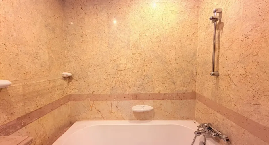 Wohnung zum Kauf mit 3 Zimmer in Pathum Wan, Bangkok