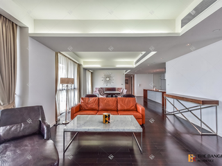 For sale 3 bedrooms condo in Yan Nawa, Bangkok