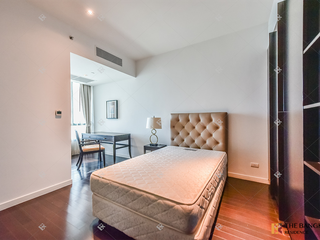 For sale 3 bedrooms condo in Yan Nawa, Bangkok