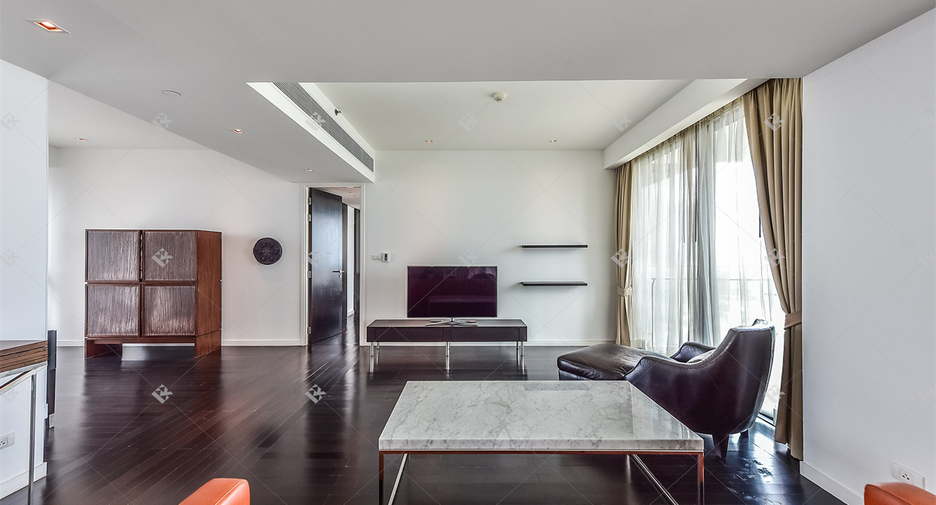 For sale 3 bedrooms condo in Yan Nawa, Bangkok
