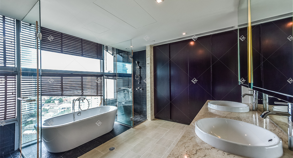 For sale 3 bedrooms condo in Yan Nawa, Bangkok