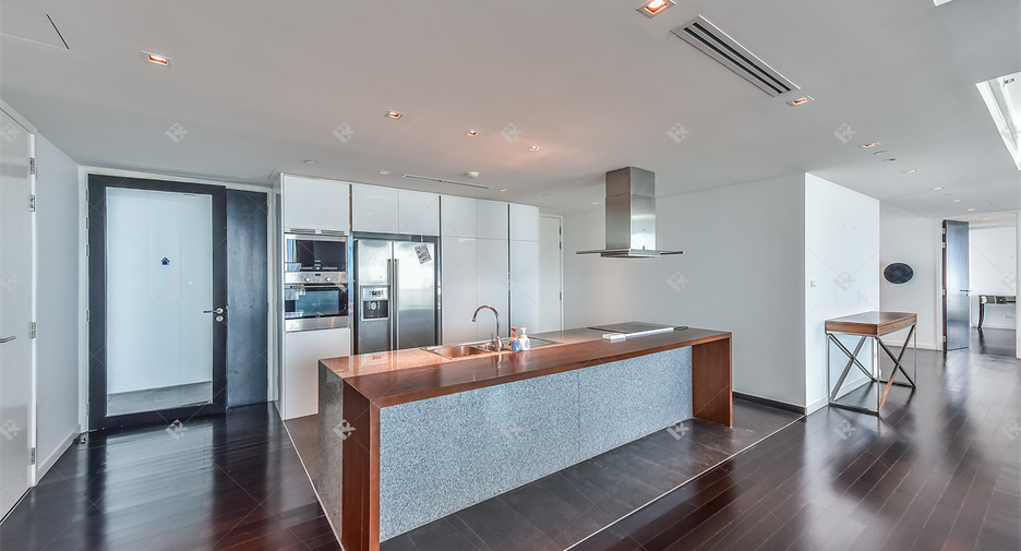 For sale 3 bedrooms condo in Yan Nawa, Bangkok