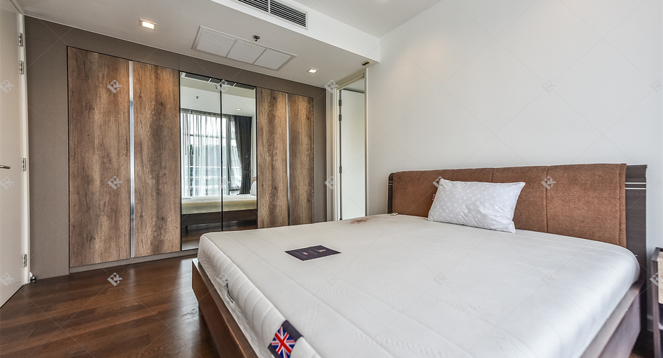 For sale 2 bedrooms condo in Sathon, Bangkok