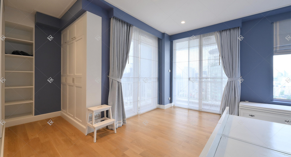 For sale 3 bedrooms condo in Pathum Wan, Bangkok