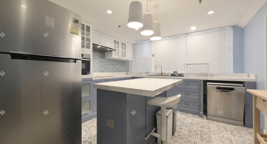 For sale 3 bedrooms condo in Pathum Wan, Bangkok