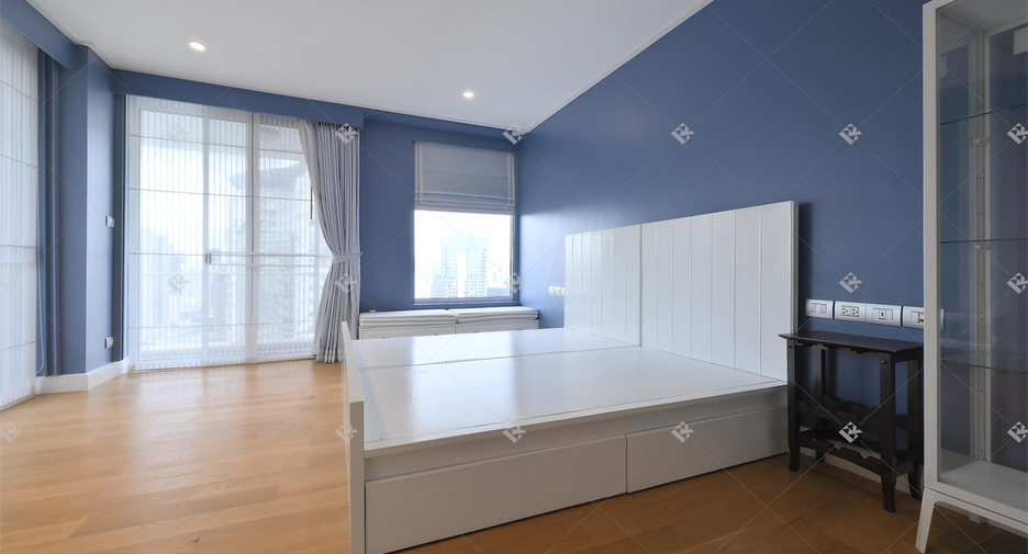 For sale 3 bedrooms condo in Pathum Wan, Bangkok