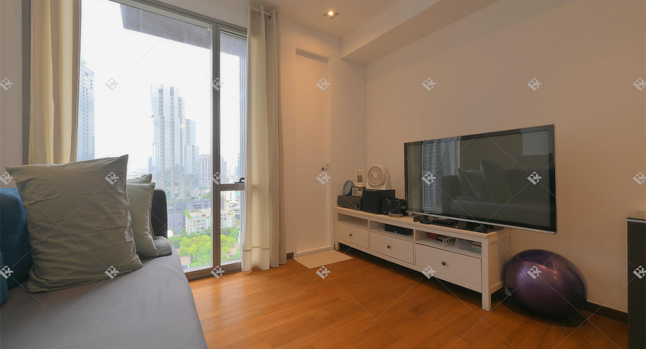 For sale 1 bed condo in Khlong Toei, Bangkok