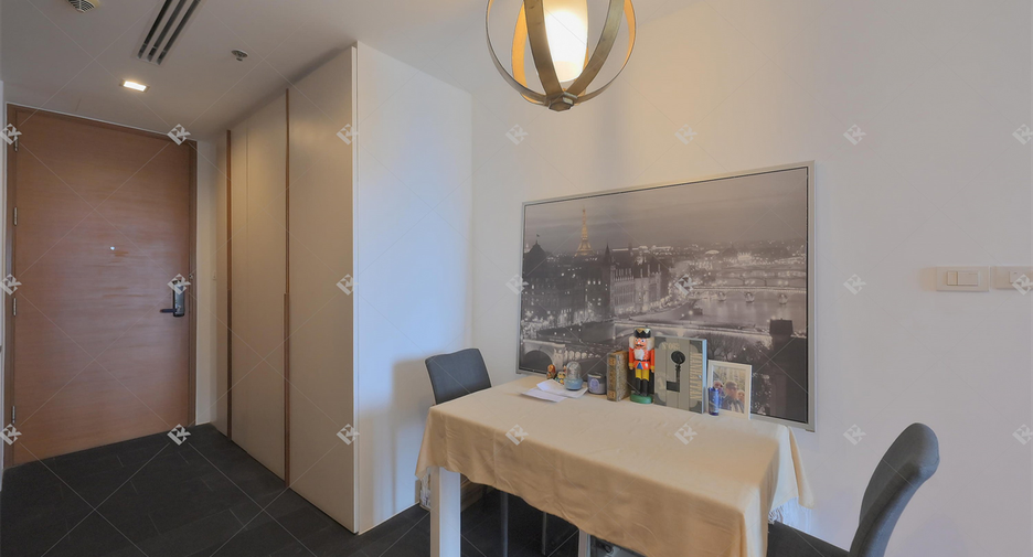 For sale 1 bed condo in Khlong Toei, Bangkok