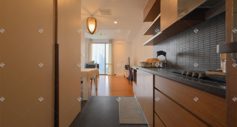 For sale 1 bed condo in Khlong Toei, Bangkok