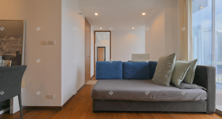 For sale 1 bed condo in Khlong Toei, Bangkok