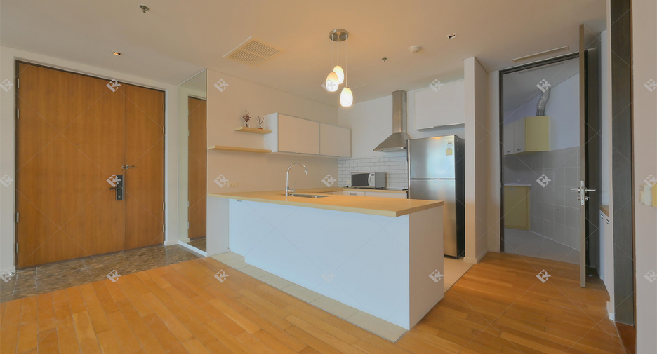 For rent 3 bedrooms condo in Khlong Toei, Bangkok