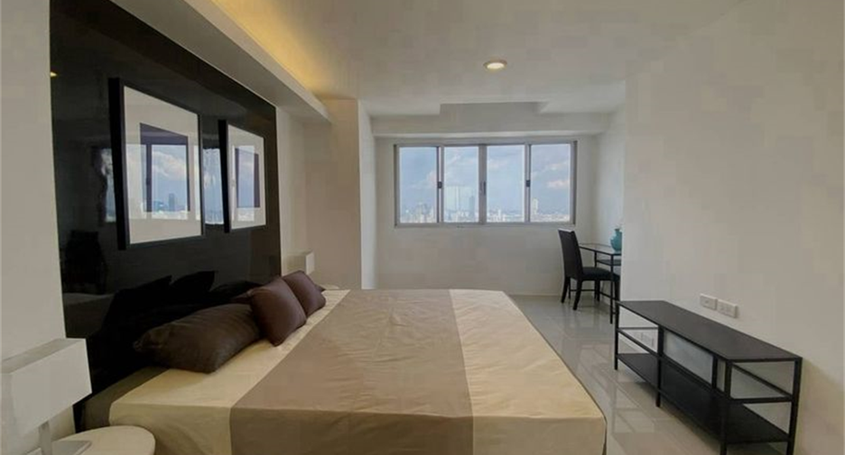 À louer 4 chambres condo à Khlong Toei, Bangkok