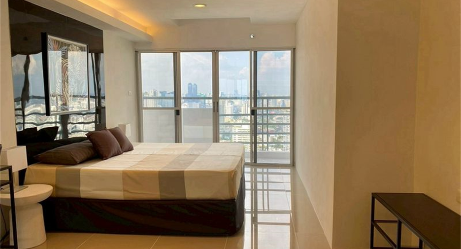 À louer 4 chambres condo à Khlong Toei, Bangkok