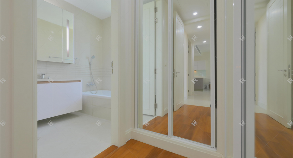 For rent 2 ベッドルーム condo in Pathum Wan, Bangkok