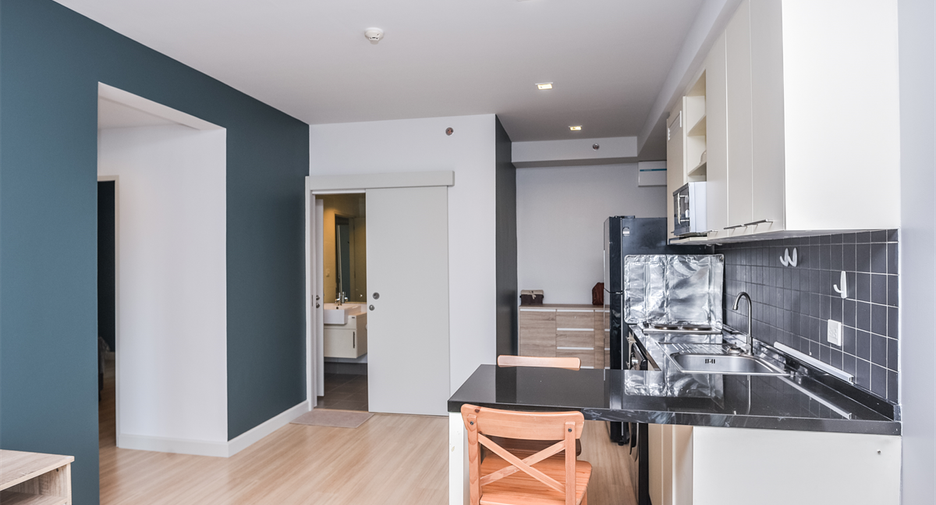 For rent 2 bedrooms condo in Sathon, Bangkok