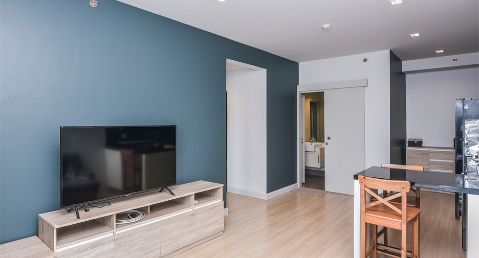 For rent 2 bedrooms condo in Sathon, Bangkok