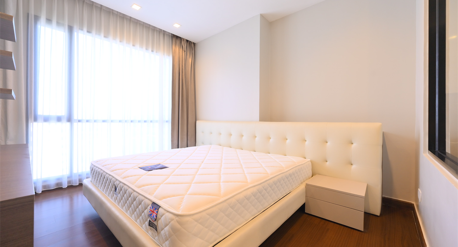 For sale 2 bedrooms condo in Huai Khwang, Bangkok