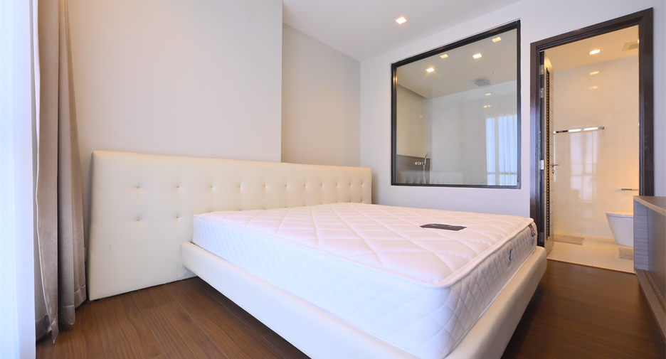 For sale 2 bedrooms condo in Huai Khwang, Bangkok