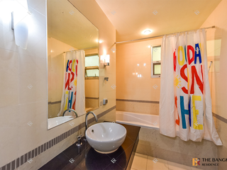 For rent 2 bedrooms condo in Ratchathewi, Bangkok