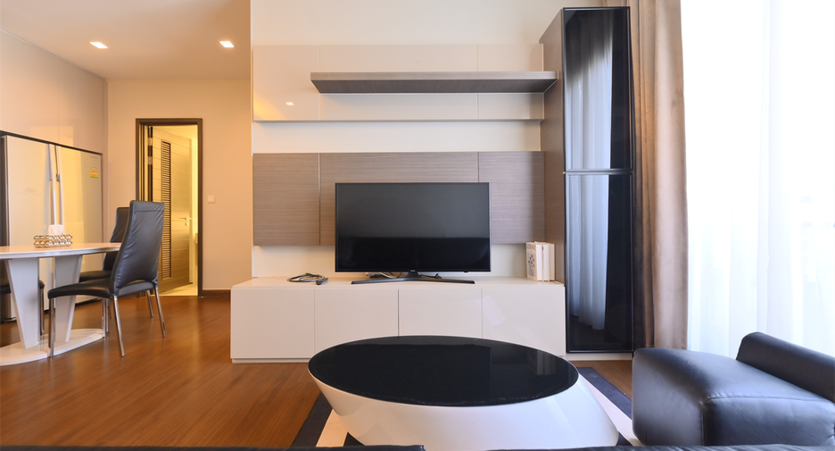 For rent 2 bedrooms condo in Huai Khwang, Bangkok