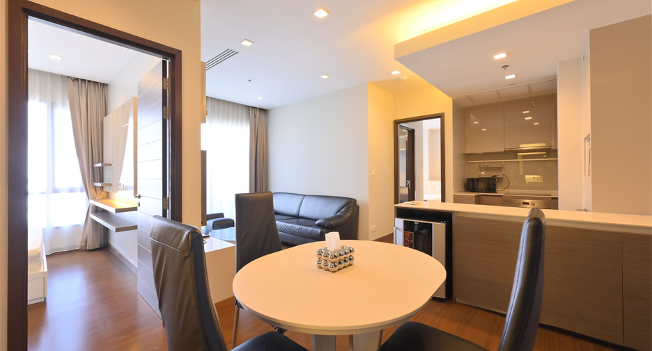For rent 2 bedrooms condo in Huai Khwang, Bangkok
