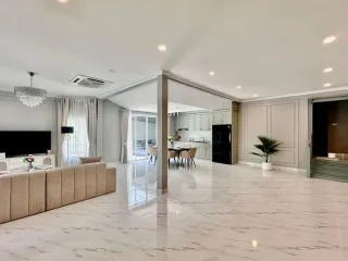 Casa en venta de 4 habitaciones en Bang Lamung, Chonburi