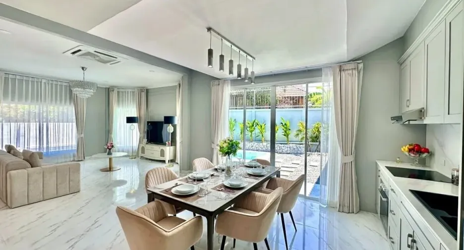 Casa en venta de 4 habitaciones en Bang Lamung, Chonburi