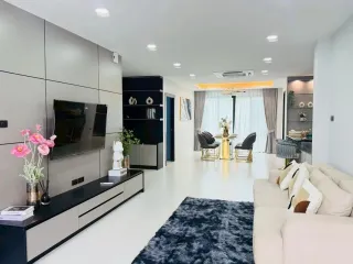 Haus zur Miete mit 5 Zimmer in Bang Lamung, Chonburi